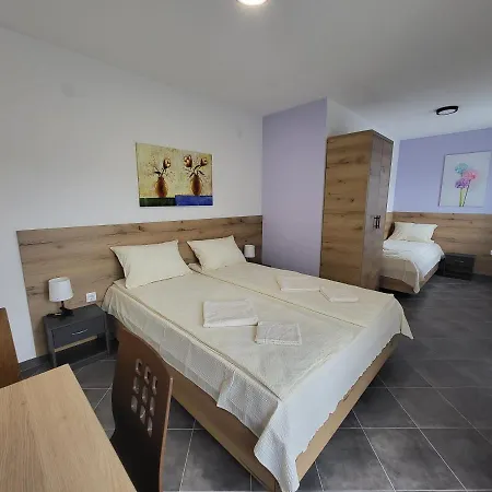 Pcelica Petra Appartement *