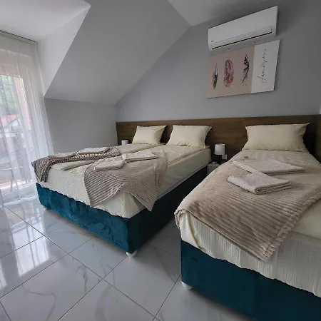 Pcelica Petra Apartamento *