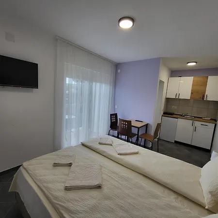 Apartment Pcelica Petra *