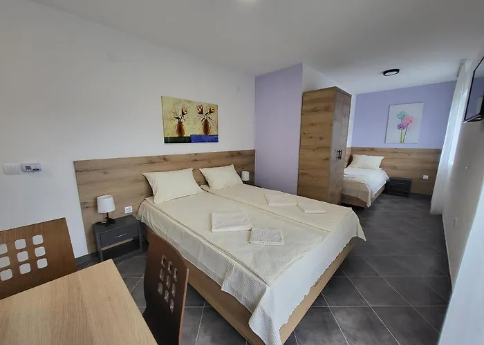 Pcelica Petra Apartamento *